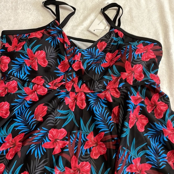 🎉HP🎉NWT Rose Gal 2 Piece Red Floral Tankini and Swim Bottoms - Picture 4 of 13